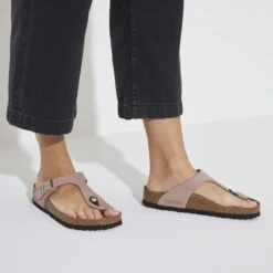 Birkenstock Gizeh Nubuck Leather -Trendy Steps Shop 1024024 f closeup f