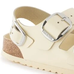 Birkenstock Milano Big Buckle Natural Leather Patent -Trendy Steps Shop 1024207 detail 1